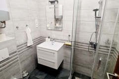 AptA-Bathroom