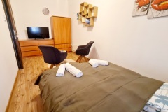 AptB-Bedroom1b